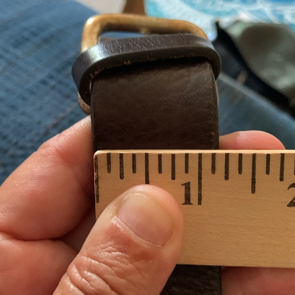 Fossil made in USA BELT GENUINE LEATHER 36” Center hole. Brass buckle unisex - Picture 6 of 8